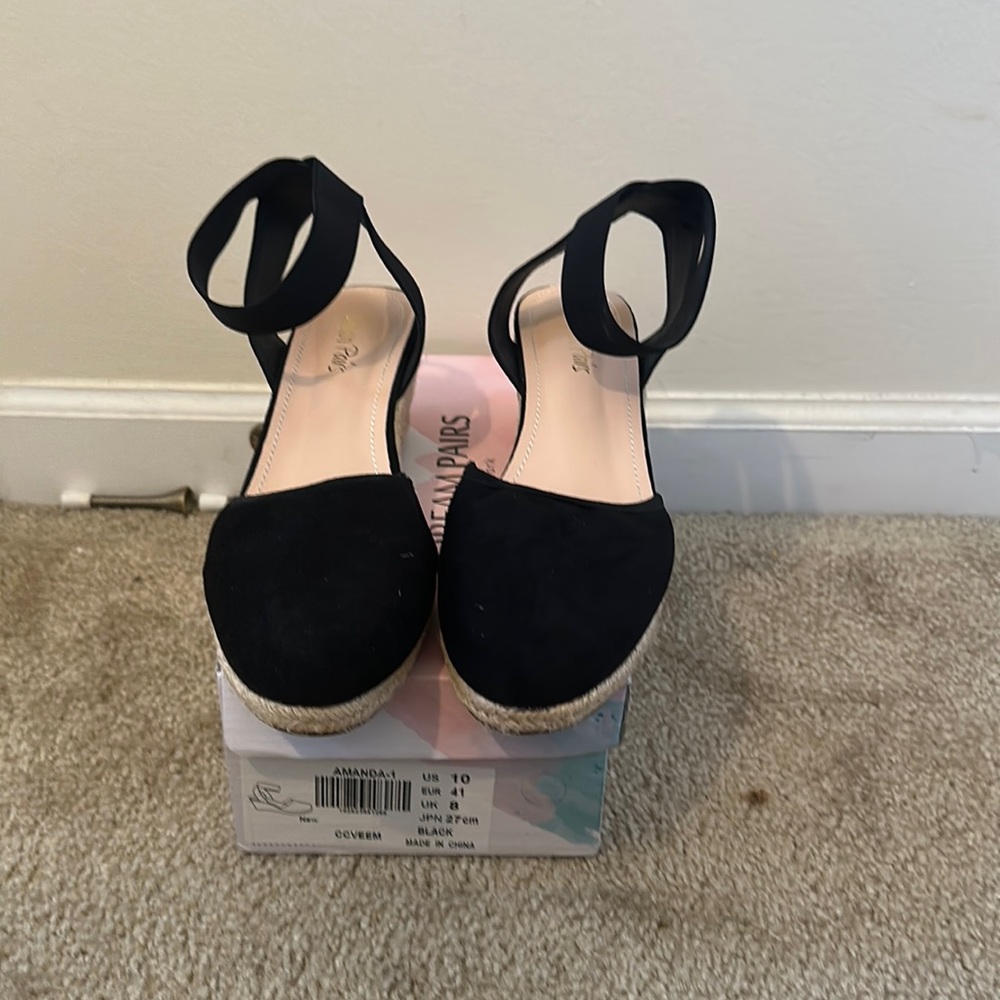 Shoes were barely worn, kept in original box and in great condition